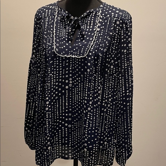 GAP Peasant Floral Pleated Pintuck Longsleeve Top Navy White Size S - Picture 2 of 11